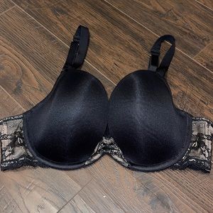 Cacique Quarterly Lace Plunge bra -Sz 38C